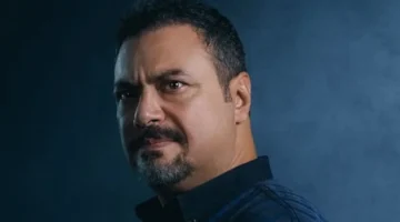 مراد مكرم يعلق بأسلوب طريف على ختام مسلسل ورد وشوكولاتة